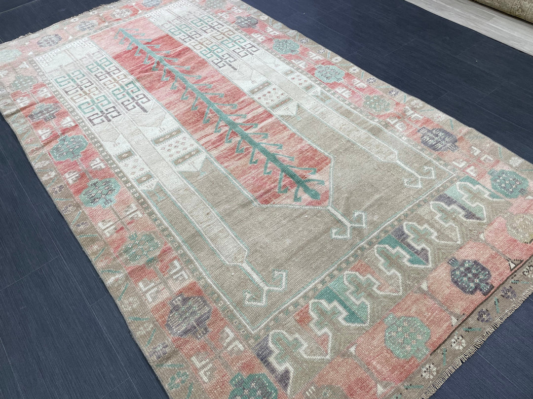 Beige Turkish Oushak Rug 4' 9" x 8' 4" Hand-Knotted border