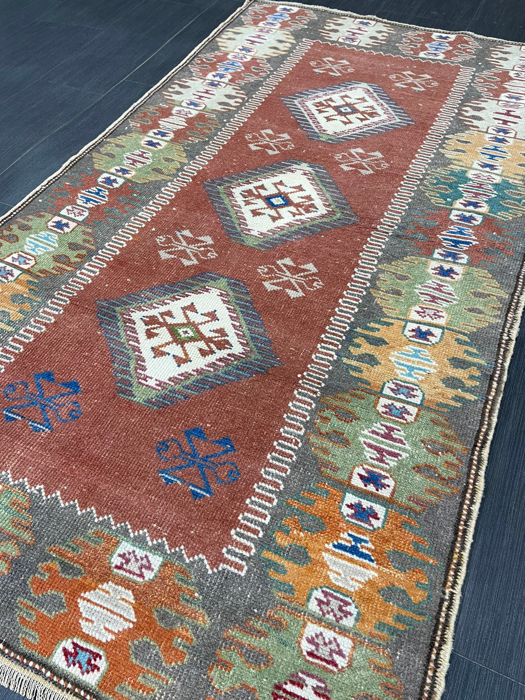 Beige Turkish Runner Rug 3' x 5' 3" Hand-Knotted border