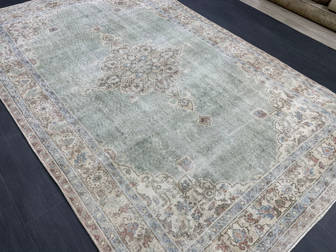 Green Turkish Oushak Rug 5' 7" x 8' 10" Hand-Knotted | No. WR40608