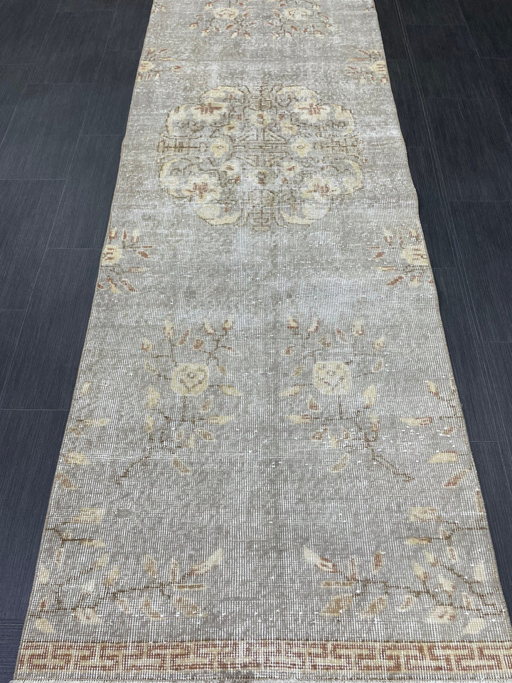 Grey Runner Rug 3' x 9' 7" - No. WR40992