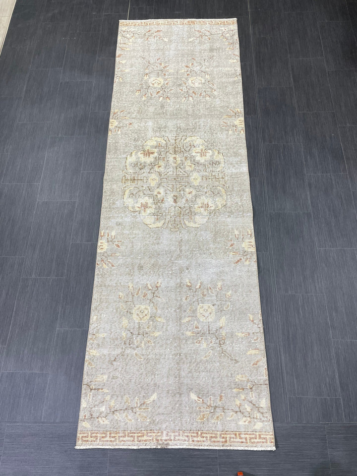 Grey Runner Rug 3' x 9' 7" - No. WR40992