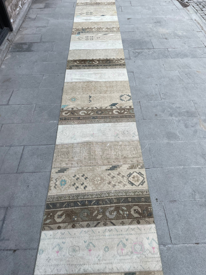 Beige Turkish Runner Rug 2' 8" x 19' 4" Hand-Knotted border