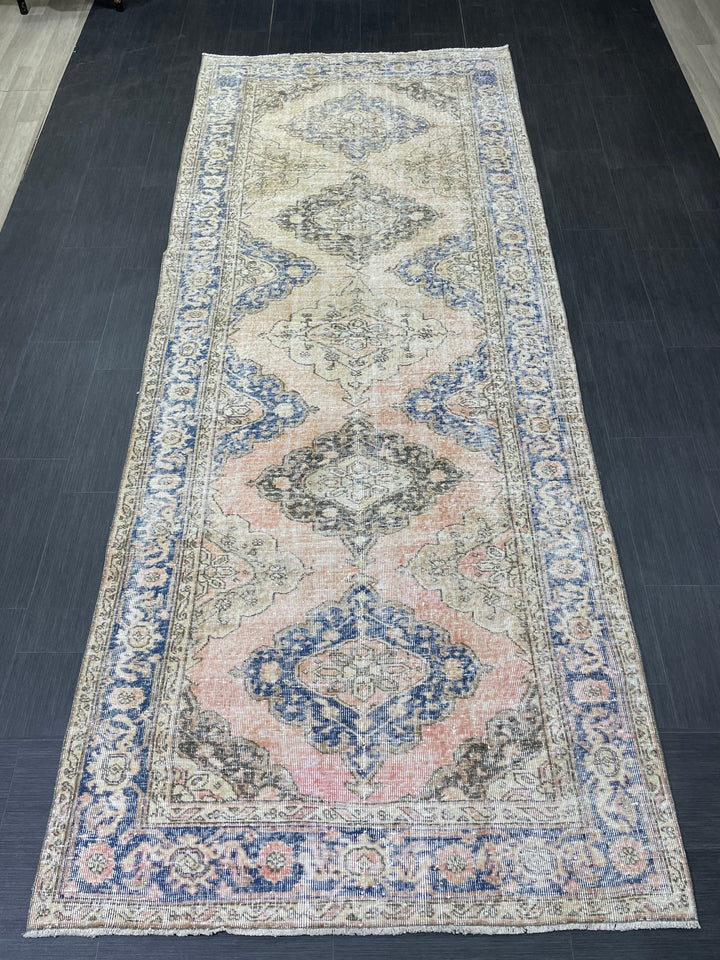Beige Turkish Runner Rug 4' 9" x 11' 9" Hand-Knotted detail