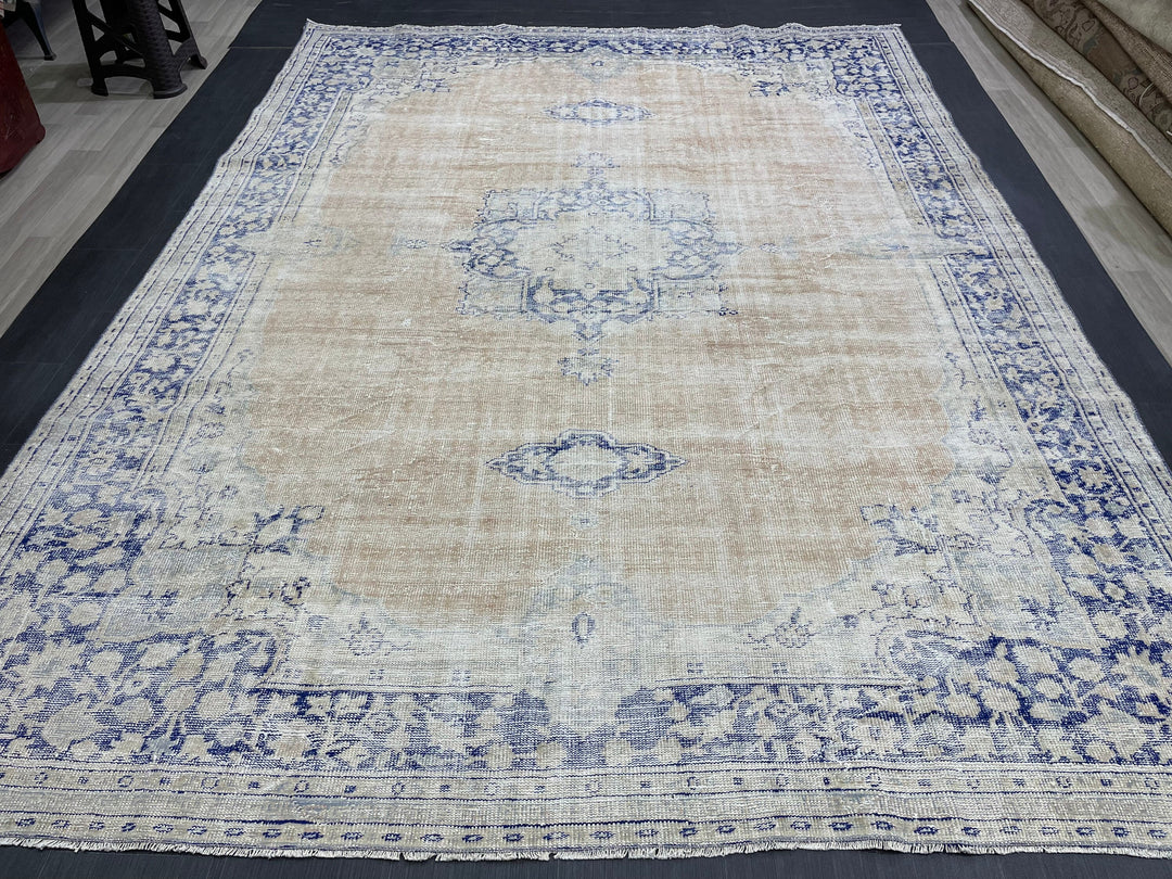 Beige Turkish Runner Rug 8' x 10' 10" Hand-Knotted detail