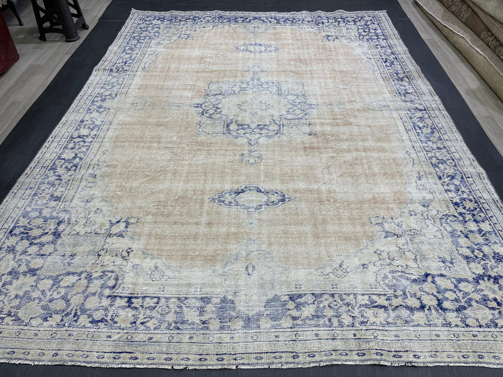 Beige Turkish Runner Rug 8' x 10' 10" Hand-Knotted detail
