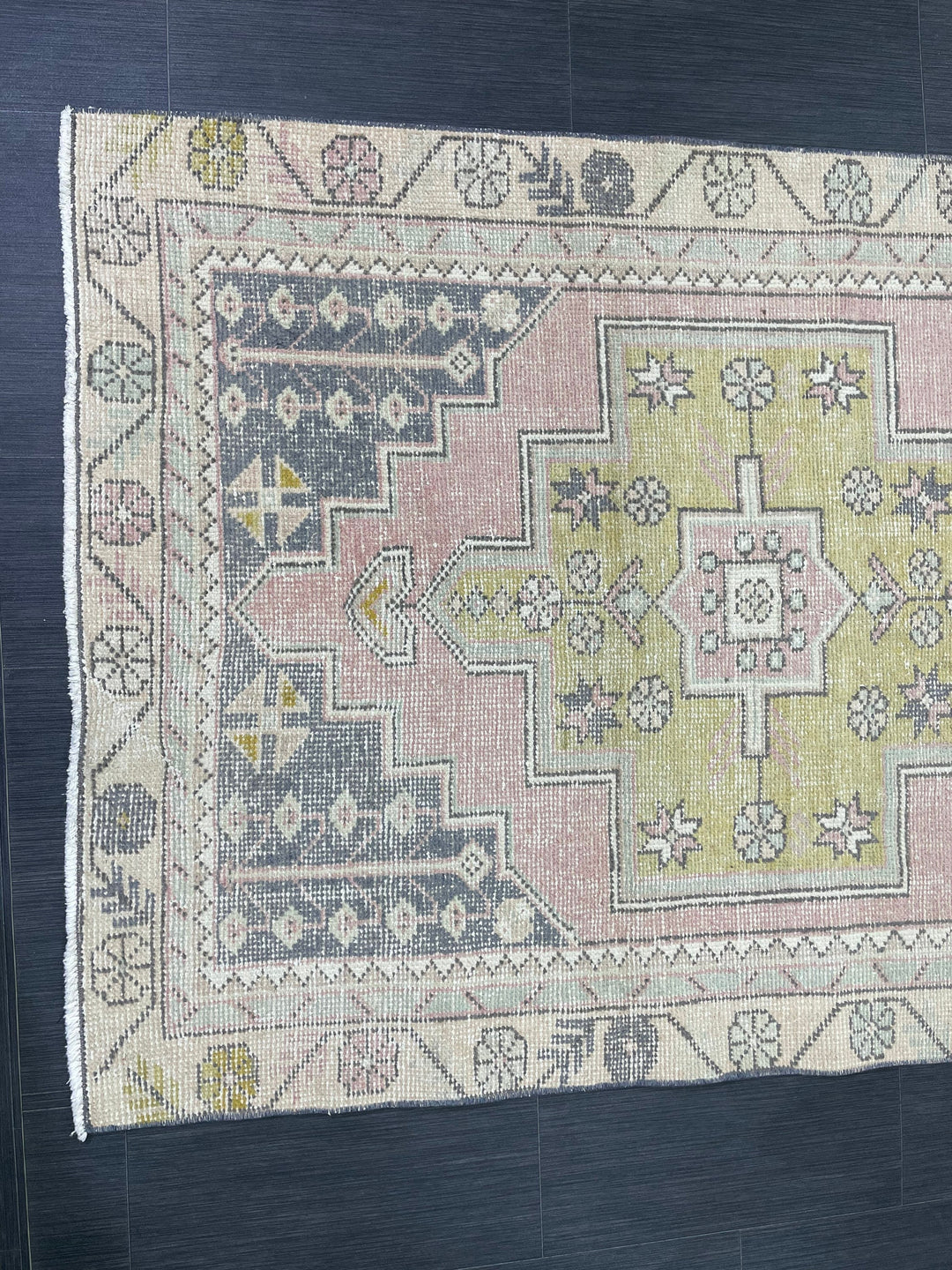 Turkish Oushak Rug 4' x 8' 8" Hand-Knotted border
