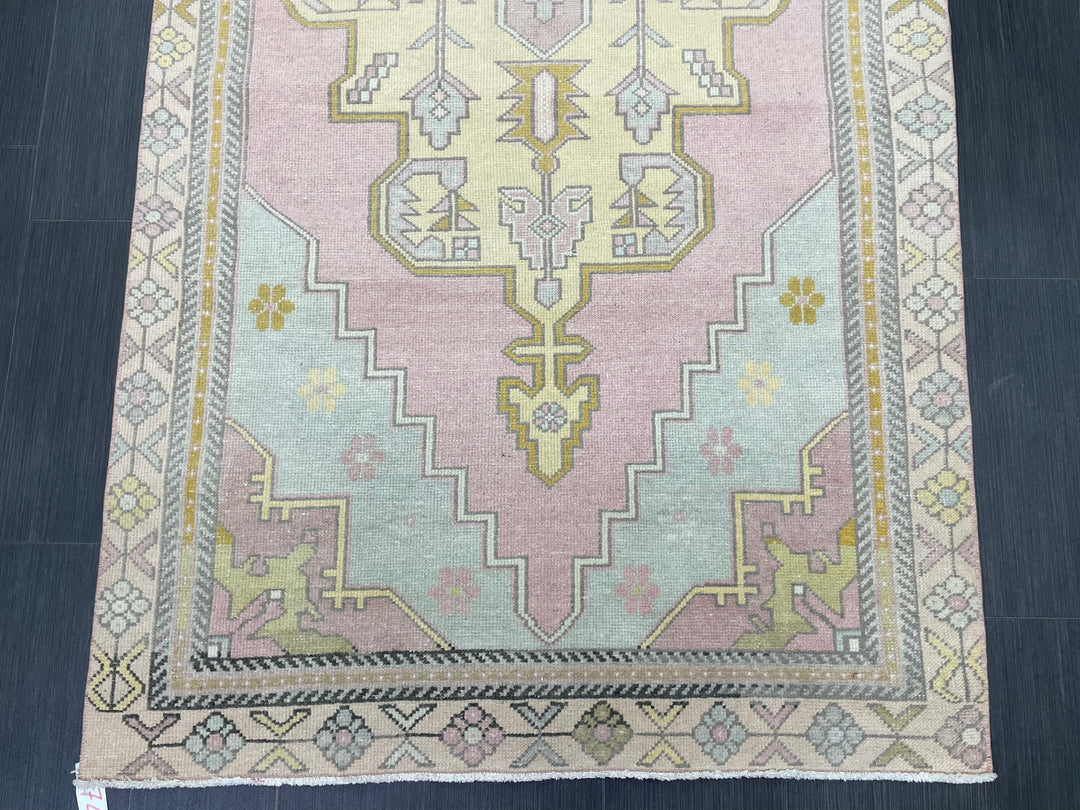 Beige Turkish Oushak Rug 4' 2" x 9' Hand-Knotted pattern