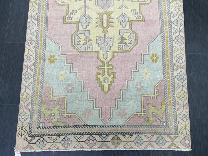 Beige Turkish Oushak Rug 4' 2" x 9' Hand-Knotted pattern