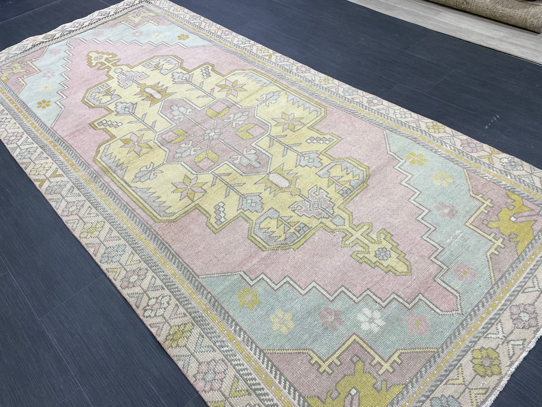 Beige Turkish Oushak Rug 4' 2" x 9' Hand-Knotted border