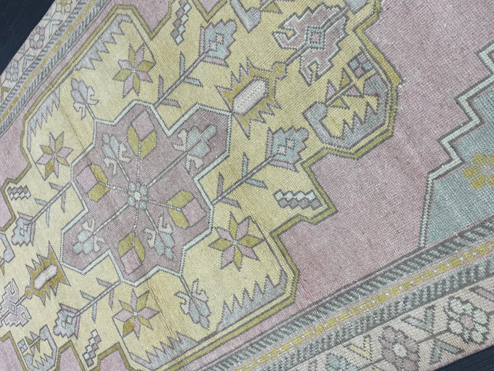 Beige Turkish Oushak Rug 4' 2" x 9' Hand-Knotted texture