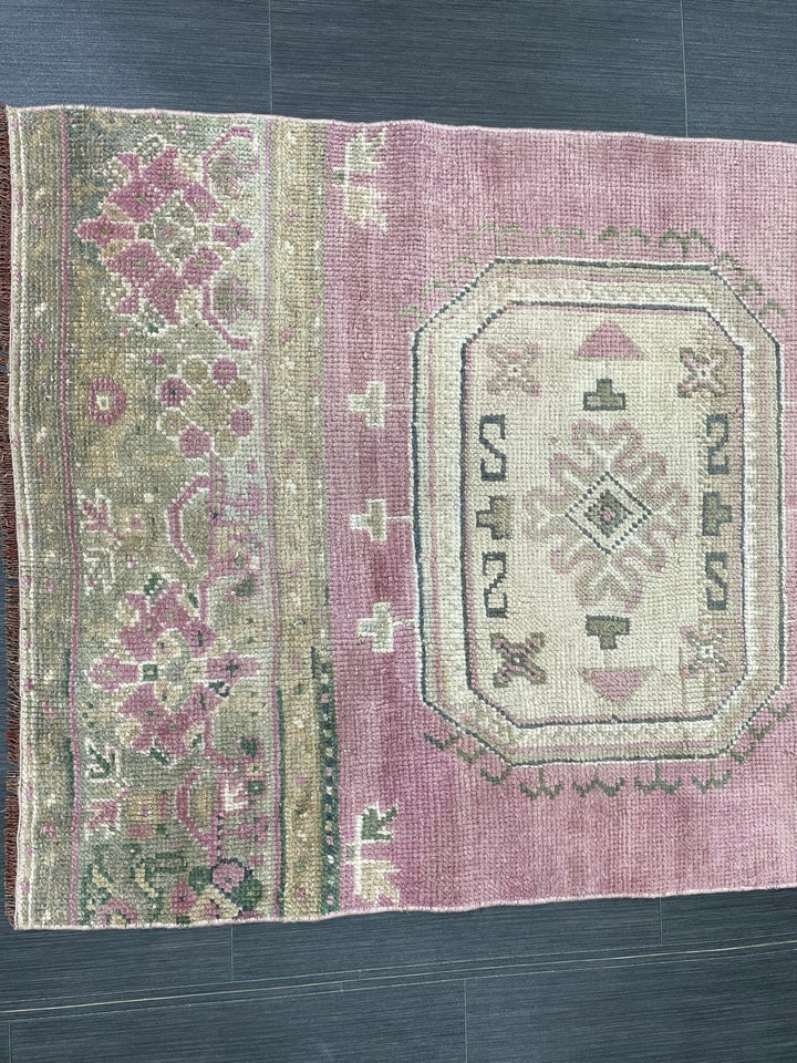 Beige Turkish Runner Rug 2' 11" x 7' 5" Hand-Knotted pattern