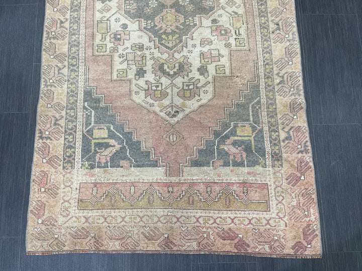 Beige Turkish Oushak Rug 3' 8" x 7' 4" Hand-Knotted pattern