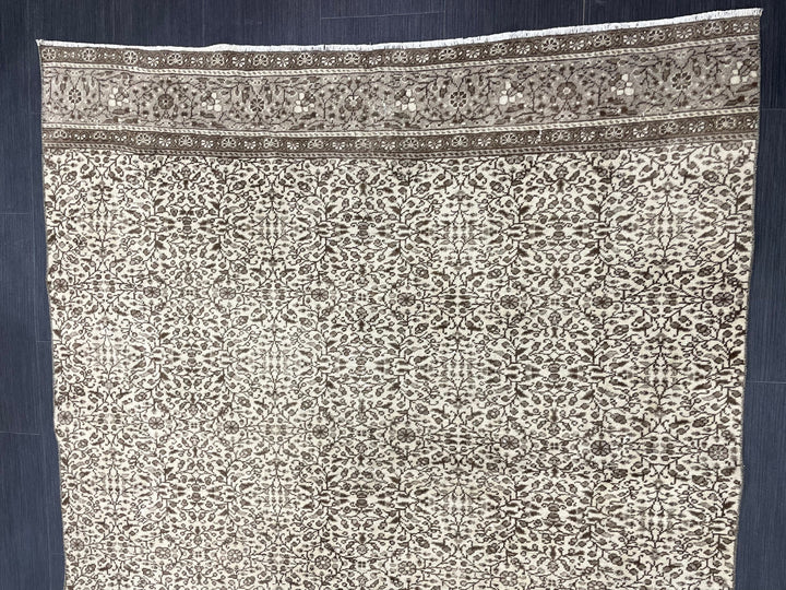 Rust Turkish Runner Rug 4' 8" x 9' 2" Hand-Knotted field
