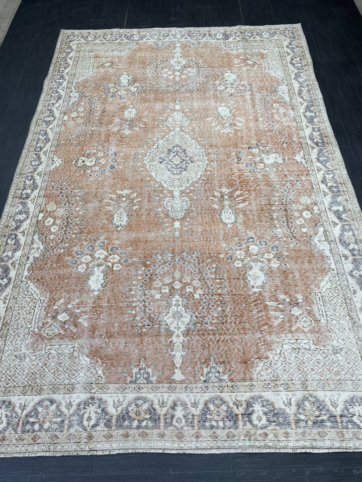 Tan Turkish Oushak Rug 6' 3" x 9' 9" Hand-Knotted border
