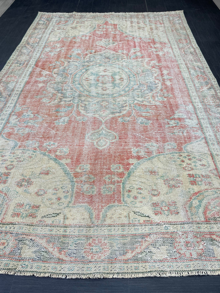Pink Turkish Oushak Rug 6' 2" x 10' Hand-Knotted border