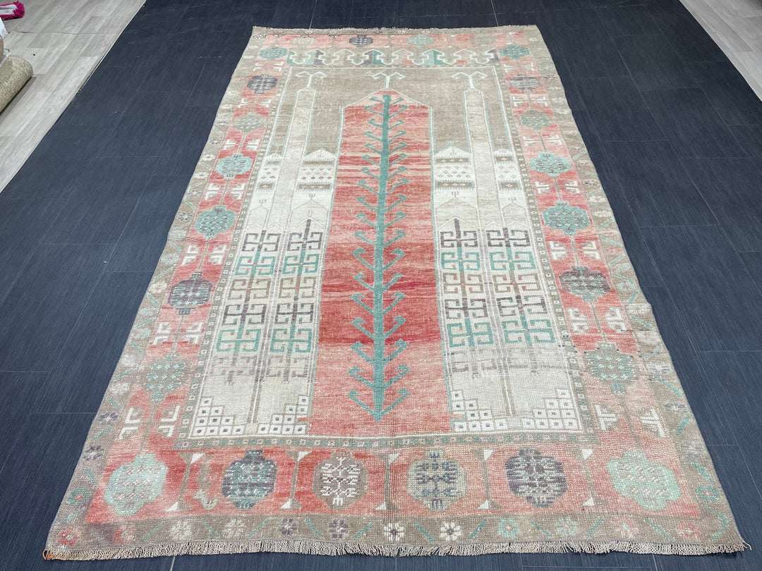 Beige Turkish Oushak Rug 4' 9" x 8' 4" Hand-Knotted detail