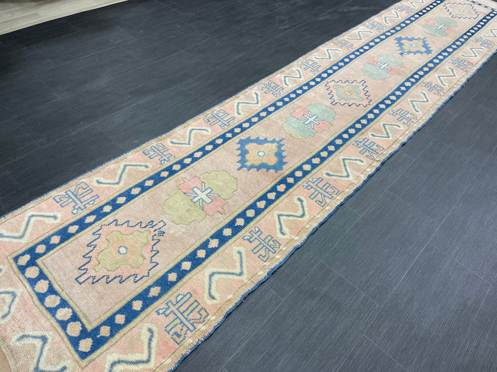 Brown Runner Rug 2' 8" x 13' 4" - No. WR80636