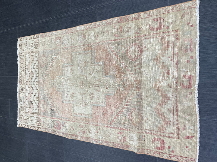 Beige Turkish Runner Rug 3' x 5' 4" Hand-Knotted border