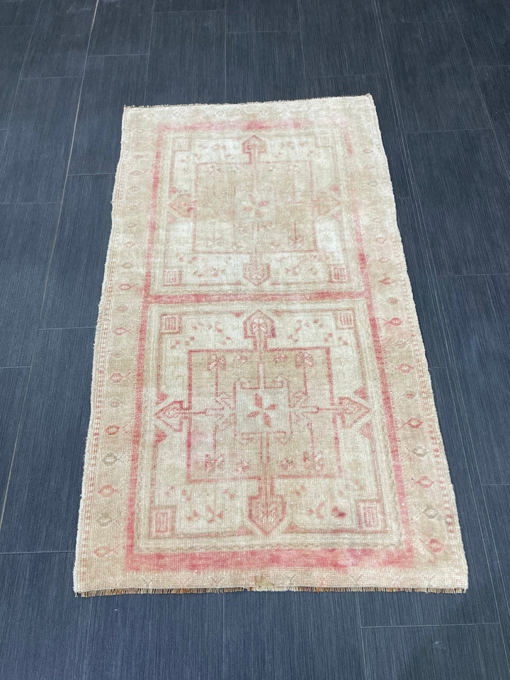 Pink Turkish Oushak Rug 4' 3" x 7' 2" Hand-Knotted texture