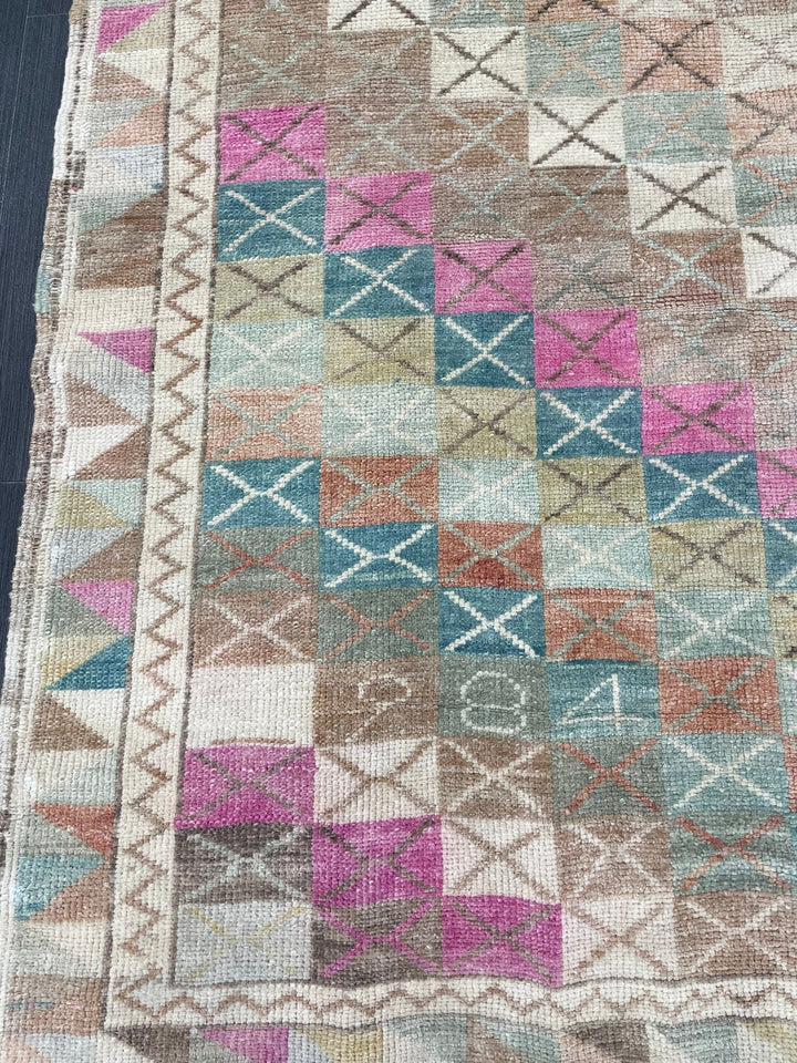 Beige Turkish Runner Rug 3' 9" x 6' 6" Hand-Knotted border