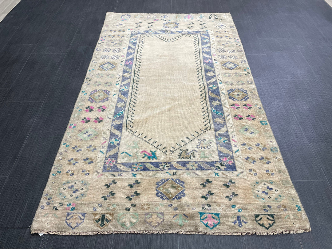 Beige Turkish Runner Rug 3' 6" x 6' 1" Hand-Knotted pattern