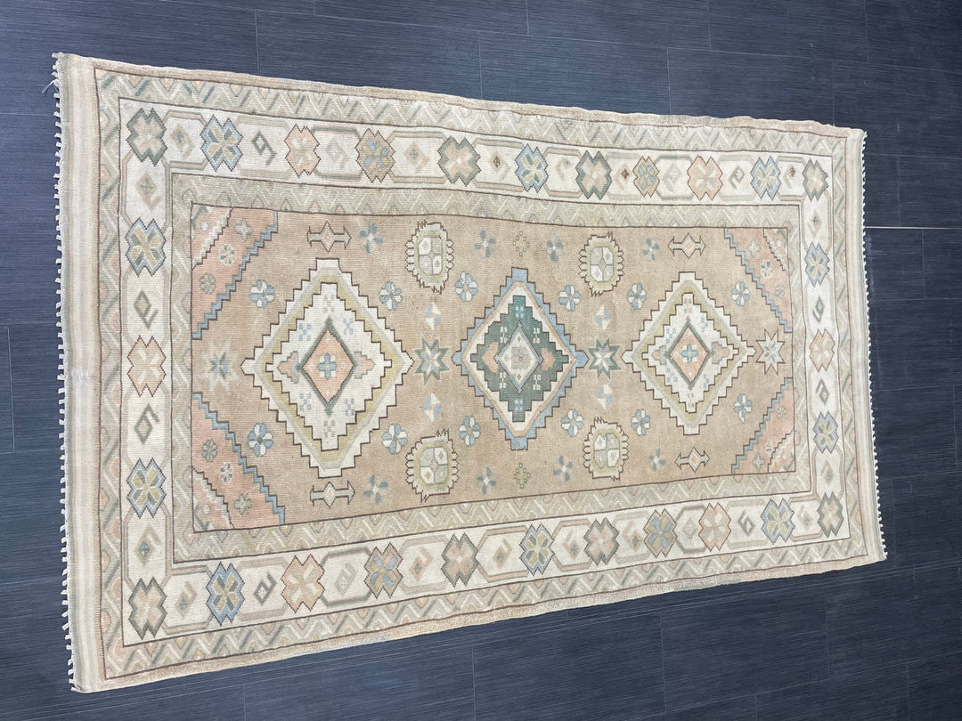 Beige Turkish Runner Rug 4' 1" x 6' 6" Hand-Knotted texture
