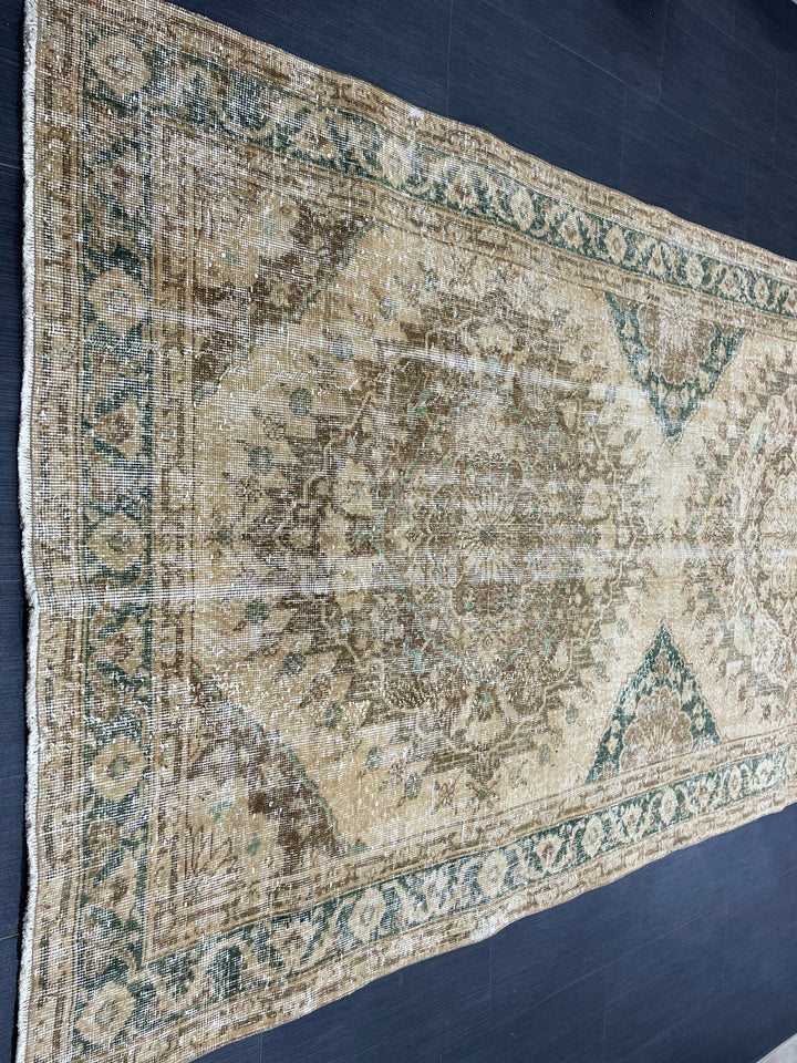 Beige Turkish Runner Rug 4' 10" x 13' 2" Hand-Knotted field