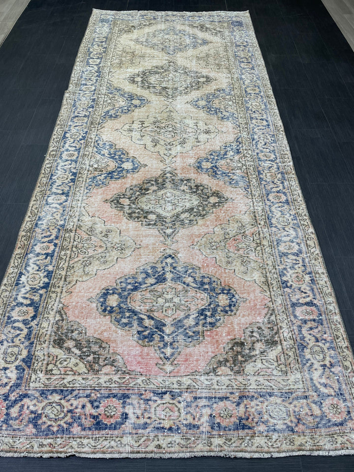 Beige Turkish Runner Rug 4' 9" x 11' 9" Hand-Knotted pattern