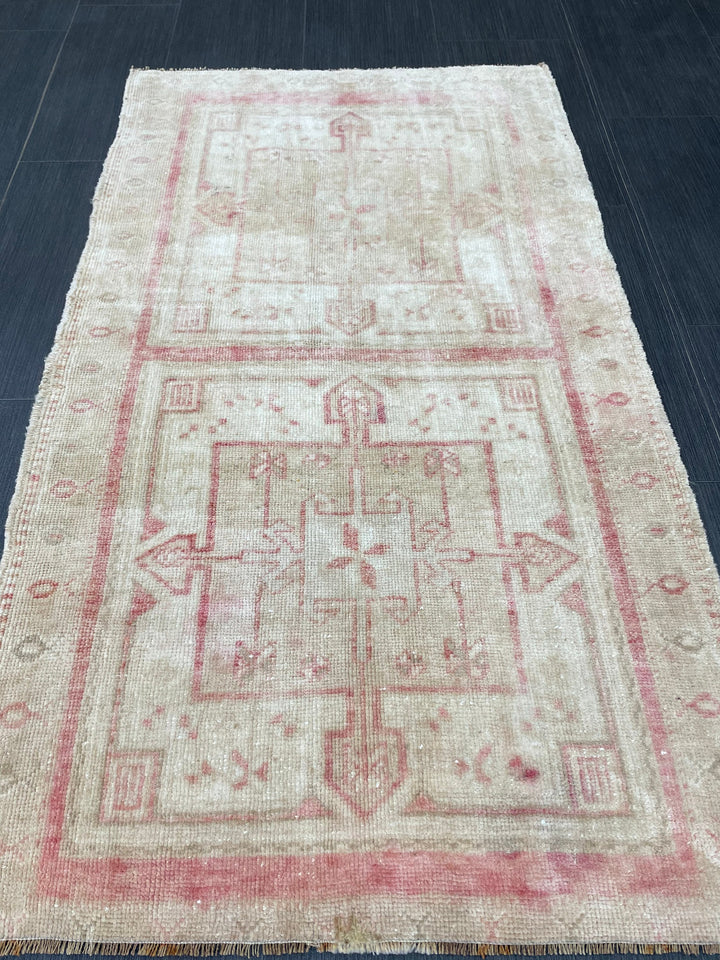 Pink Turkish Oushak Rug 4' 3" x 7' 2" Hand-Knotted border