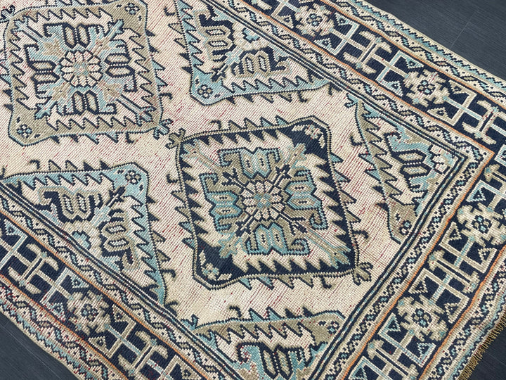 Beige Turkish Runner Rug 4' 8" x 11' 11" Hand-Knotted border