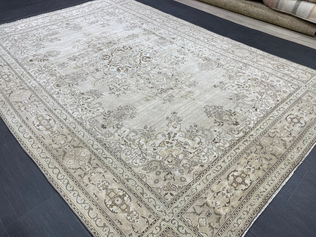 Rust Turkish Runner Rug 6' 8" x 9' 7" Hand-Knotted detail