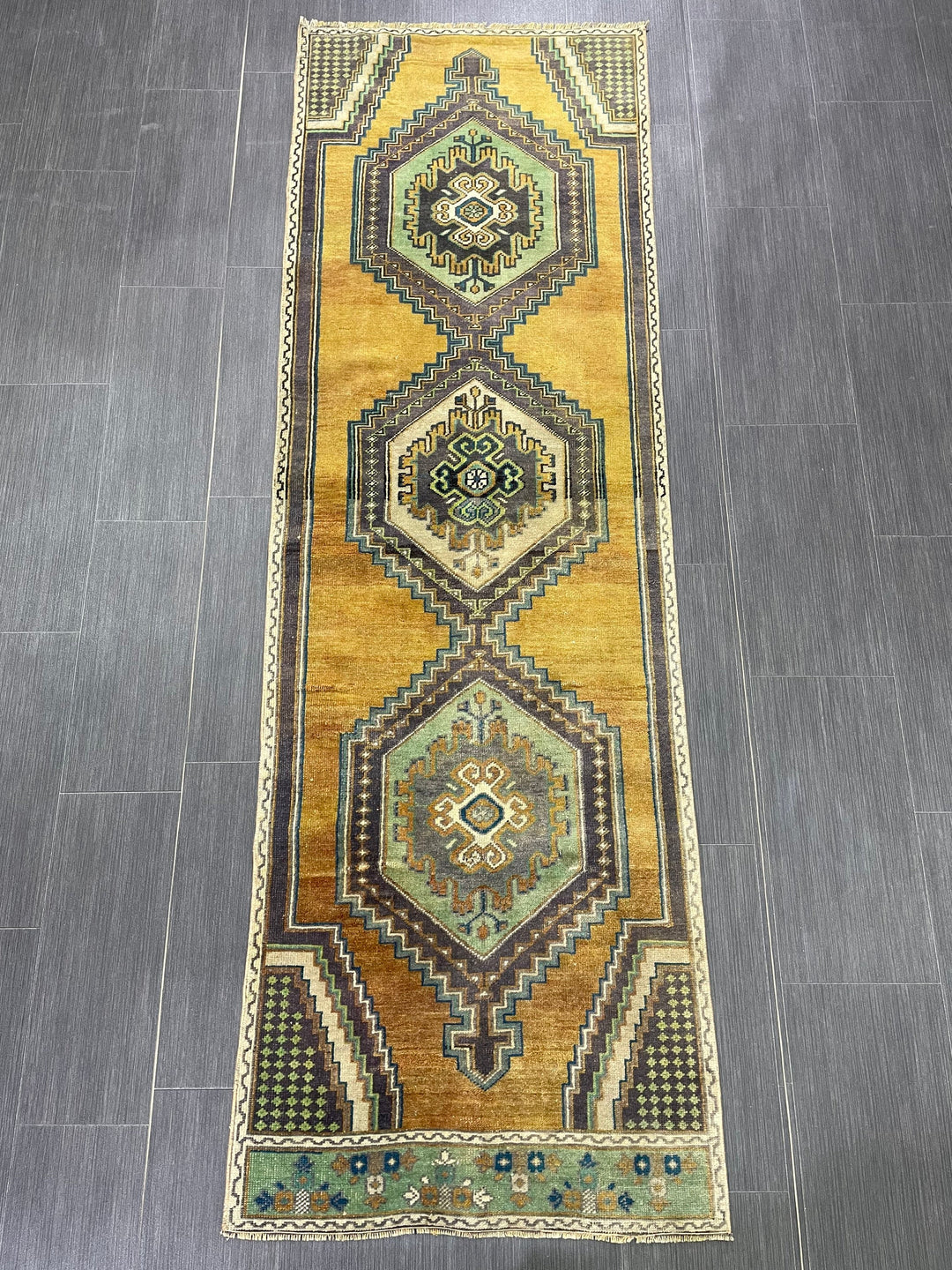 Turkish Runner Rug 2' 5" x 7' 7" Hand-Knotted texture