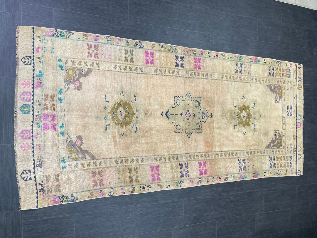 Beige Turkish Runner Rug 4' 5" x 10' Hand-Knotted border