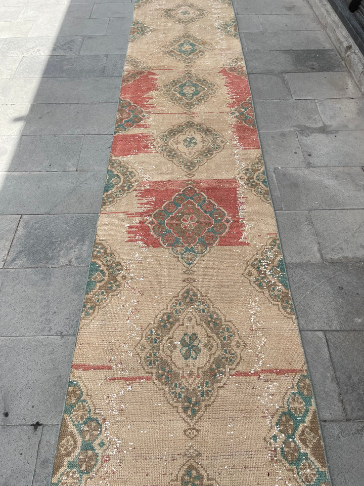 Beige Turkish Runner Rug 2' 8" x 20' 6" Hand-Knotted border
