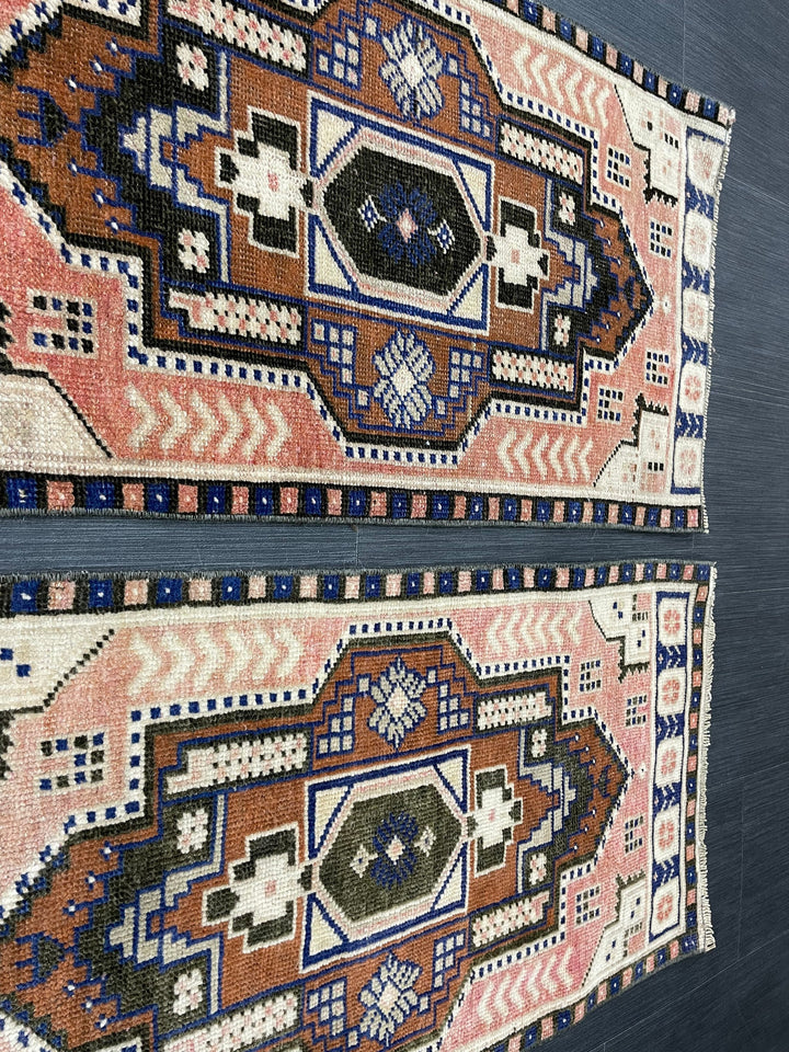 Beige Turkish Runner Rug 1' 7" x 3' 2" Hand-Knotted pattern