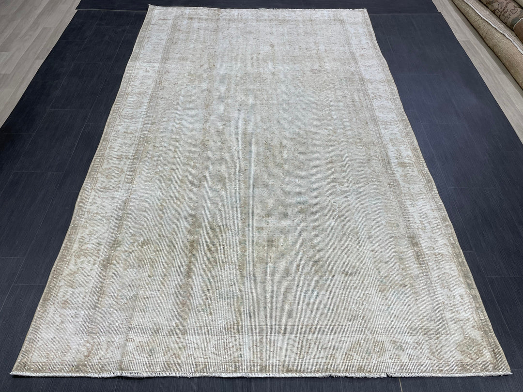 Pink Turkish Runner Rug 5' 8" x 9' 2" Hand-Knotted reverse