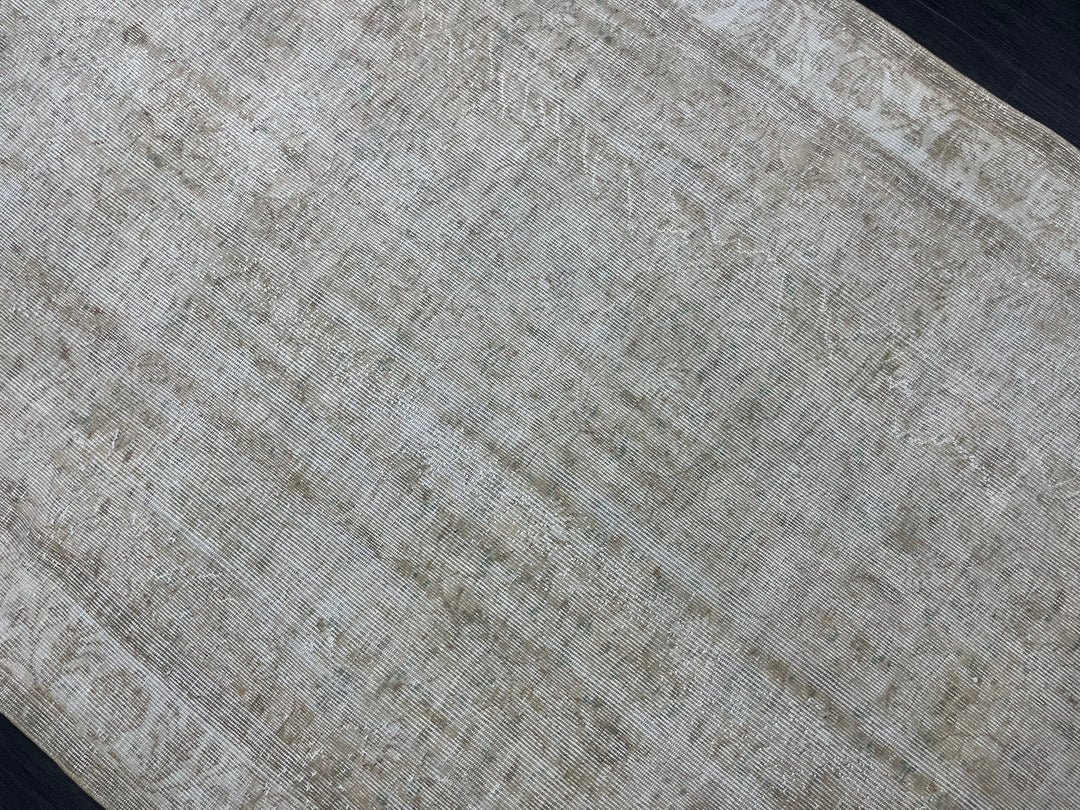 Pink Turkish Runner Rug 5' 8" x 9' 2" Hand-Knotted texture
