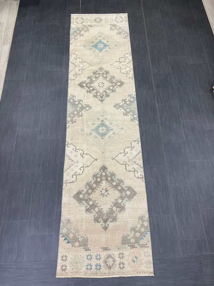 Beige Turkish Runner Rug 2' 9" x 11' 2" Hand-Knotted close-up