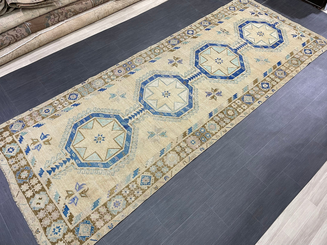 Beige Turkish Runner Rug 4' 9" x 12' 6" Hand-Knotted detail