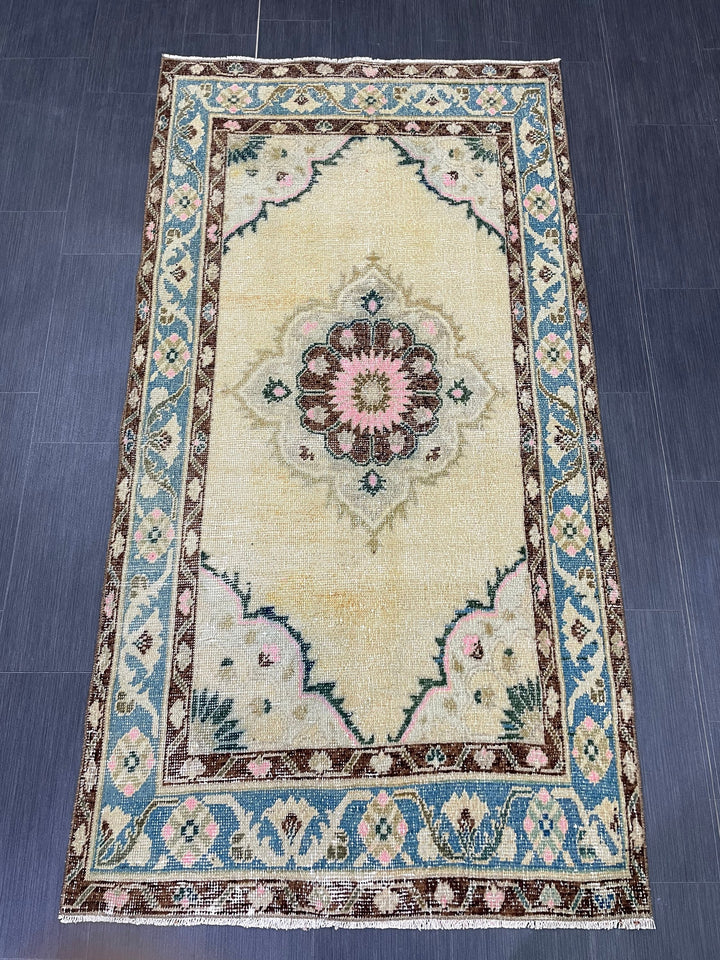 Beige Turkish Runner Rug 3' 6" x 6' 9" Hand-Knotted pattern