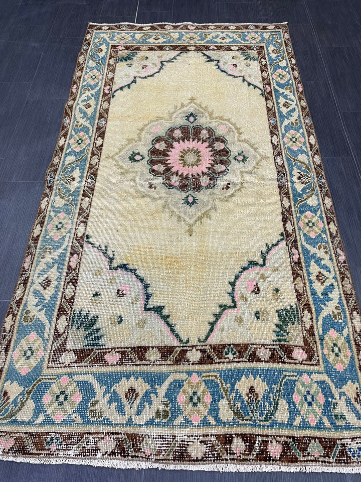 Beige Turkish Runner Rug 3' 6" x 6' 9" Hand-Knotted border