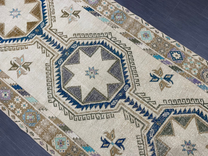 Beige Turkish Runner Rug 4' 8" x 11' 9" Hand-Knotted pattern