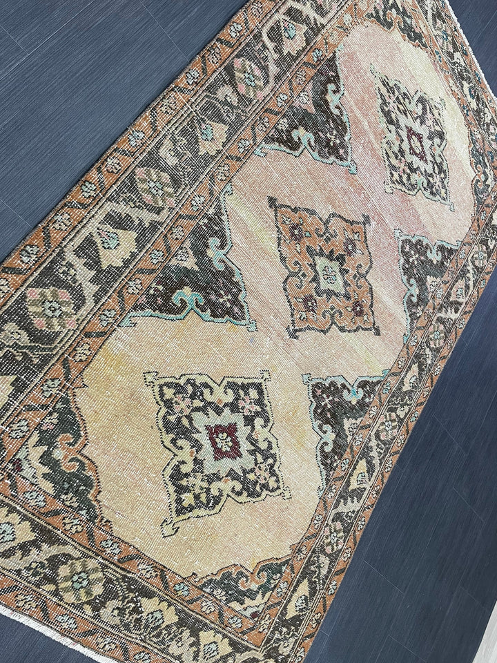 Beige Turkish Runner Rug 3' 9" x 6' 6" Hand-Knotted border