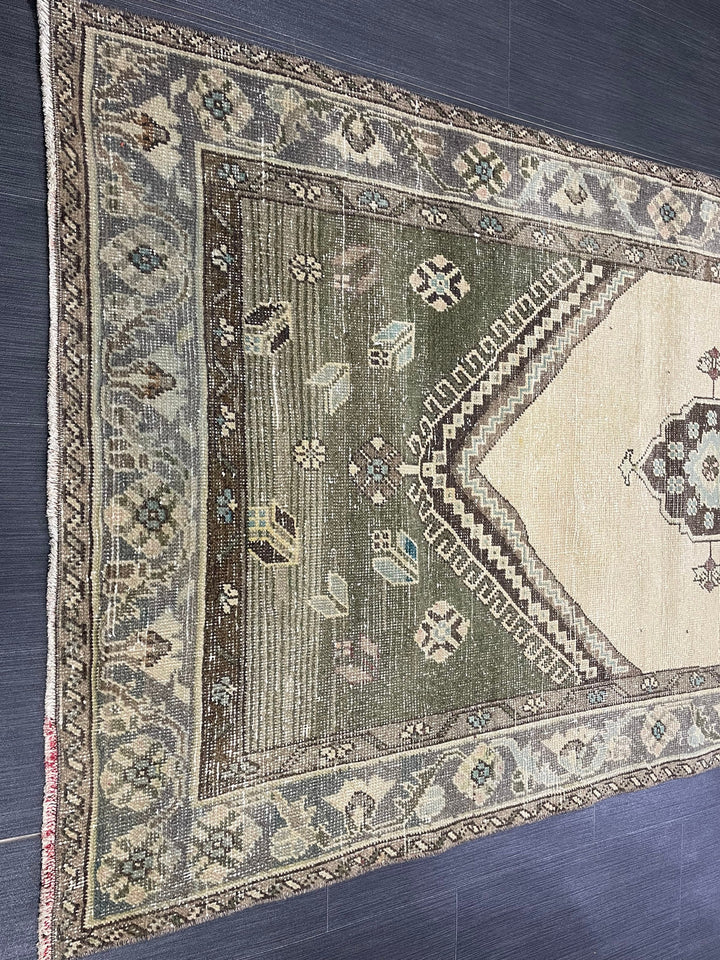 Beige Turkish Runner Rug 3' 9" x 6' 6" Hand-Knotted border