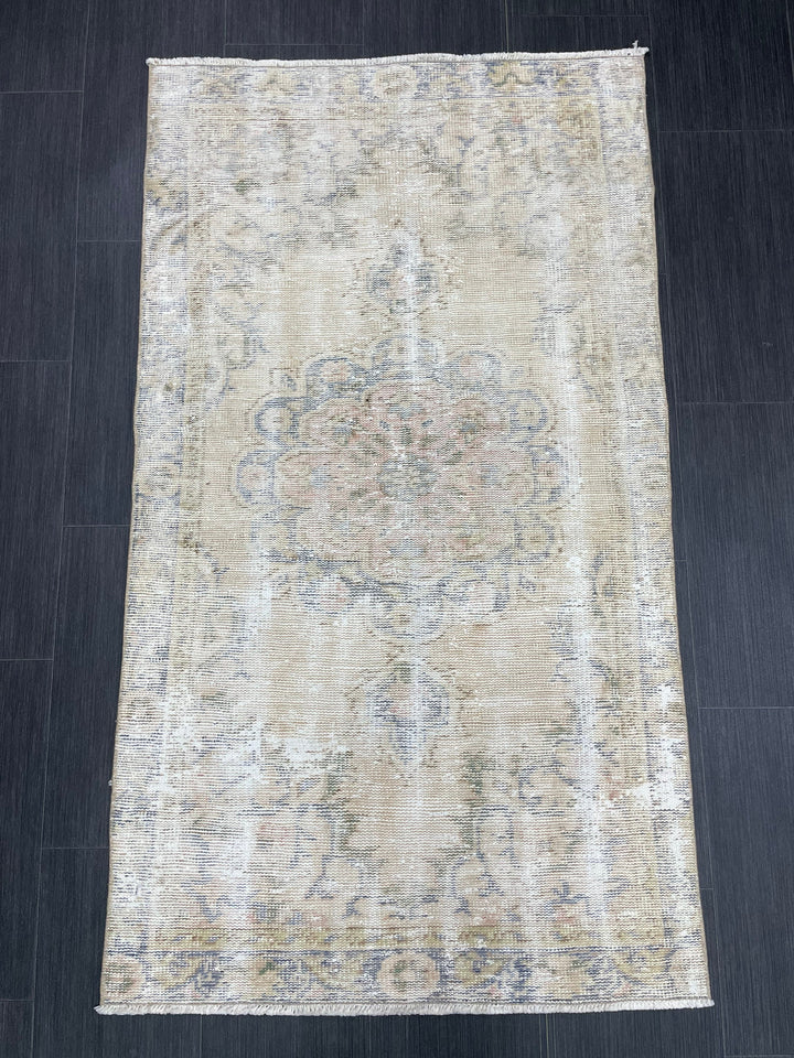 Beige Turkish Runner Rug 2' 11" x 5' 2" Hand-Knotted close-up