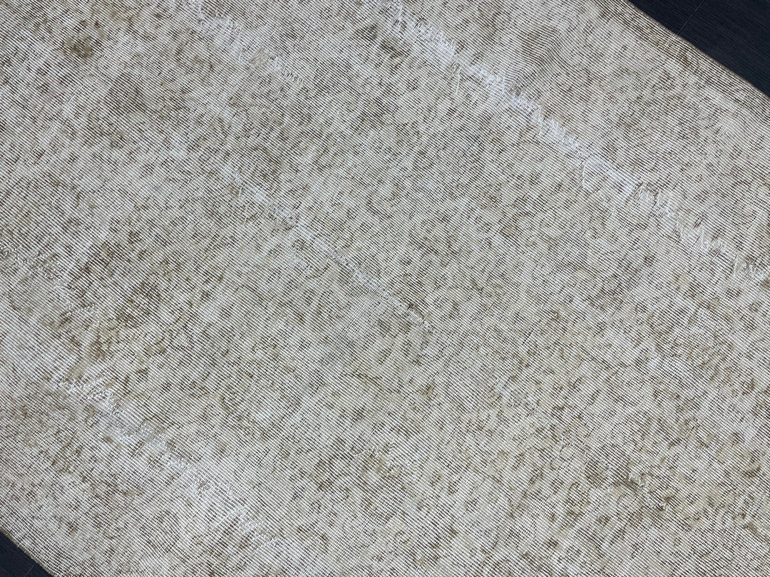 Beige Turkish Runner Rug 4' 11" x 8' 5" Hand-Knotted detail