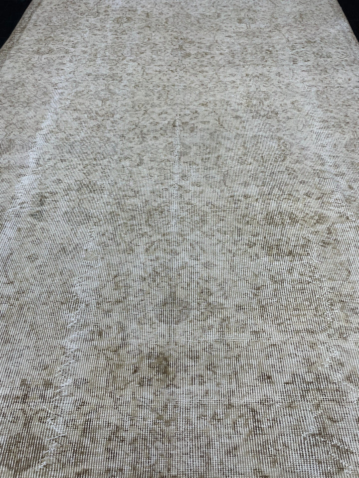 Beige Turkish Runner Rug 4' 11" x 8' 5" Hand-Knotted reverse