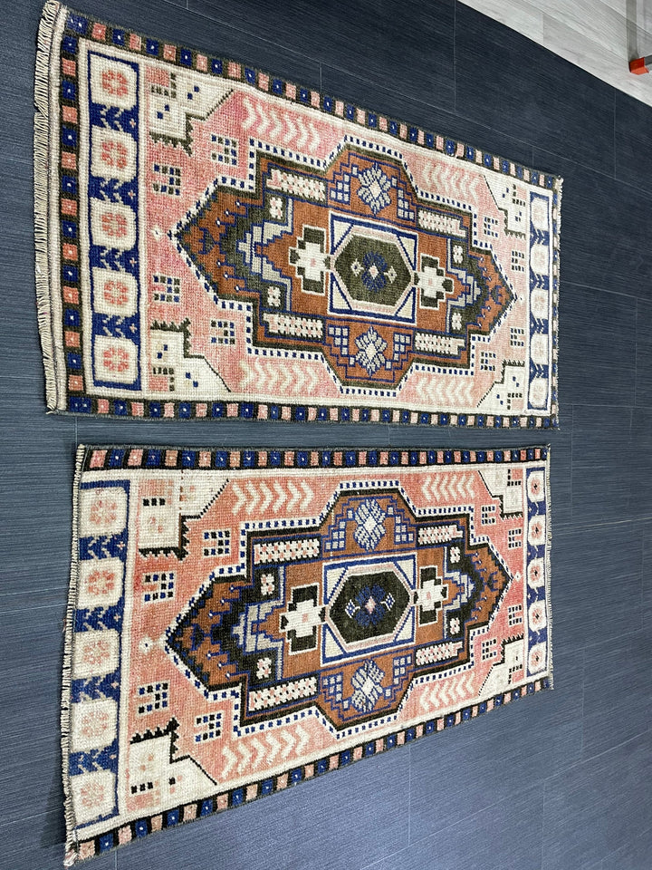 Beige Turkish Runner Rug 1' 7" x 3' 2" Hand-Knotted detail