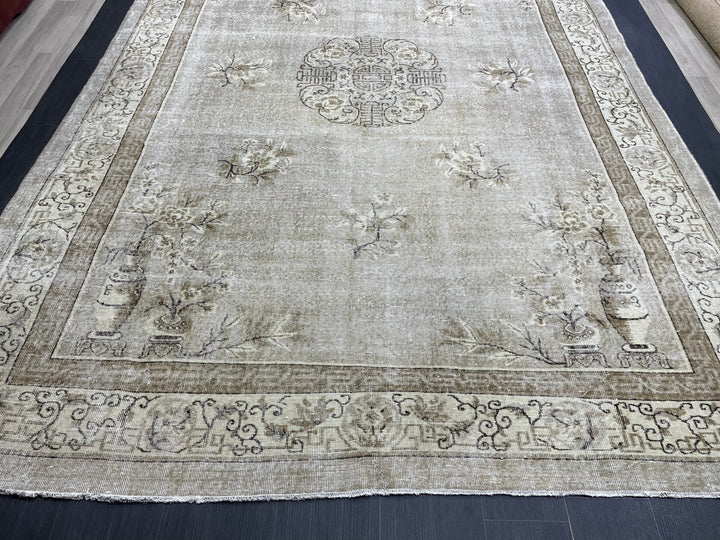 Beige Turkish Oushak Rug 8' 5" x 12' 3" Hand-Knotted border