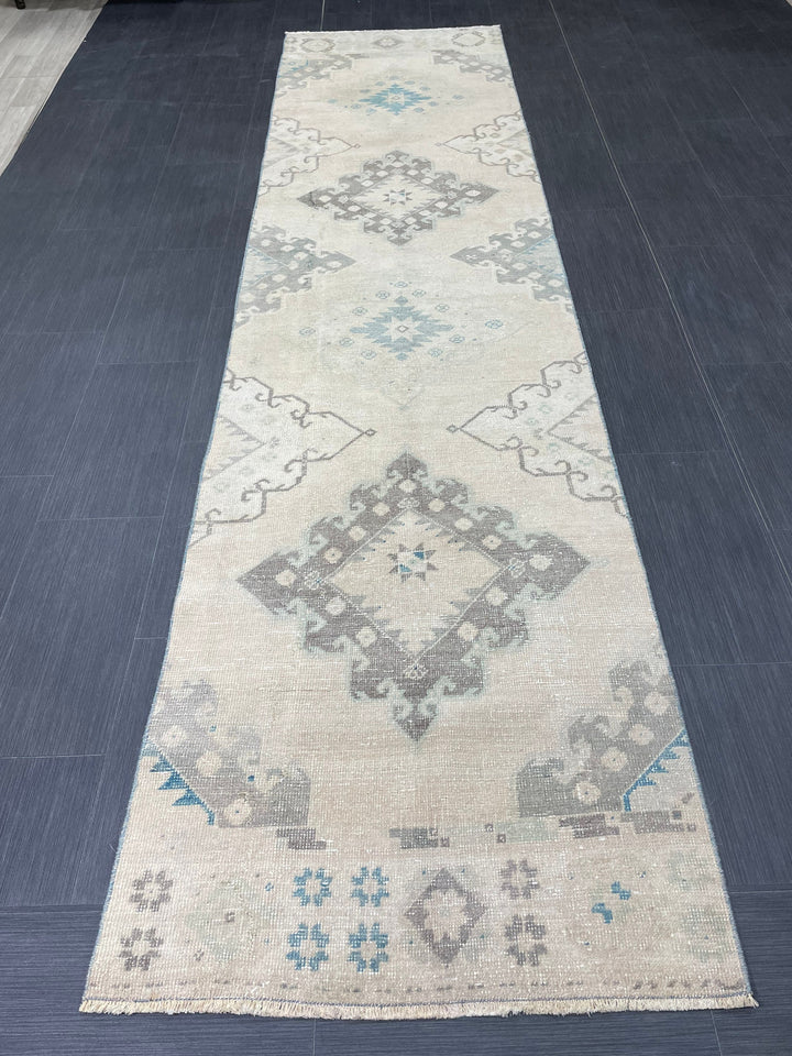 Beige Turkish Runner Rug 2' 9" x 11' 2" Hand-Knotted pattern
